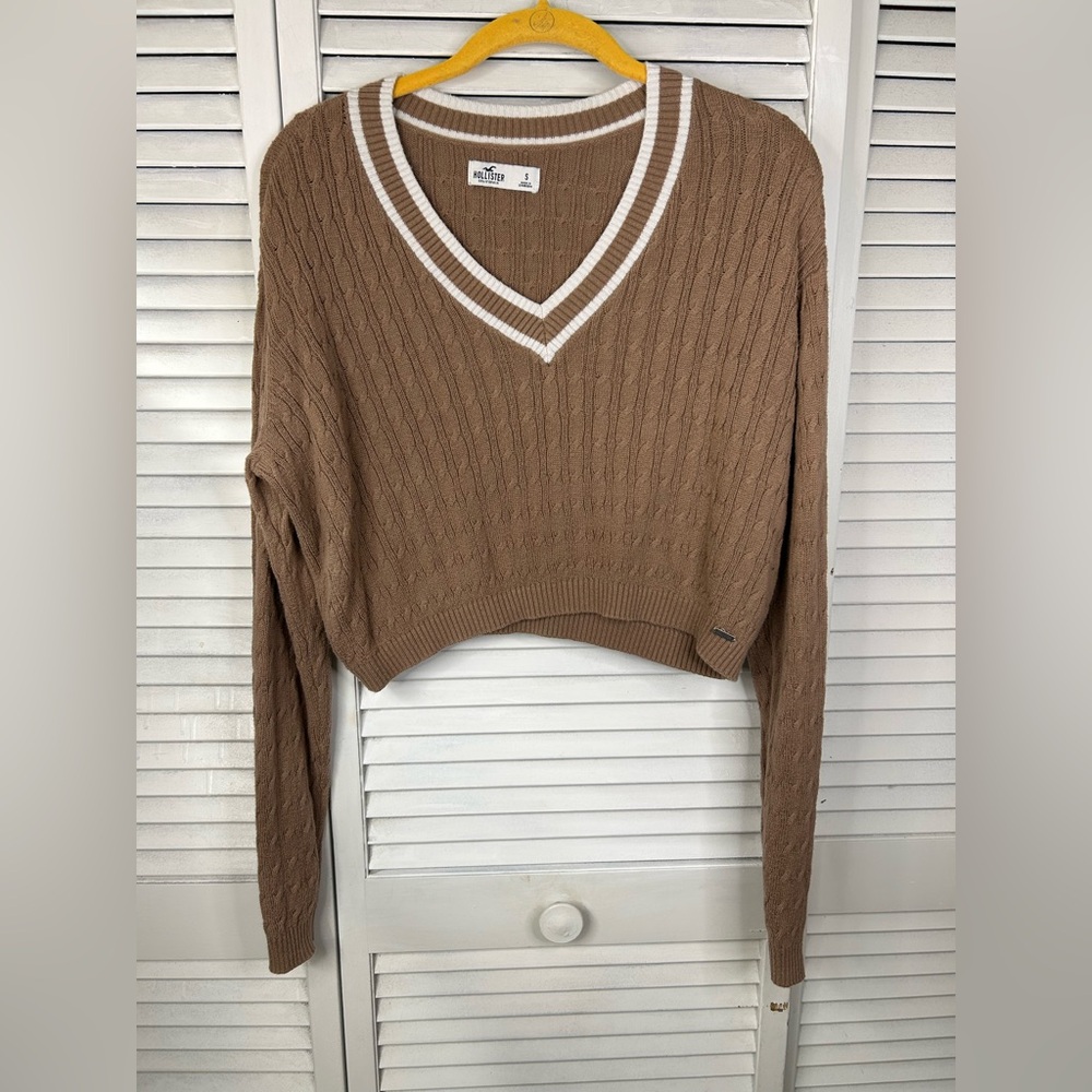 Hollister Cotton Women's Tan‎ V-Neck Sweater Size Small